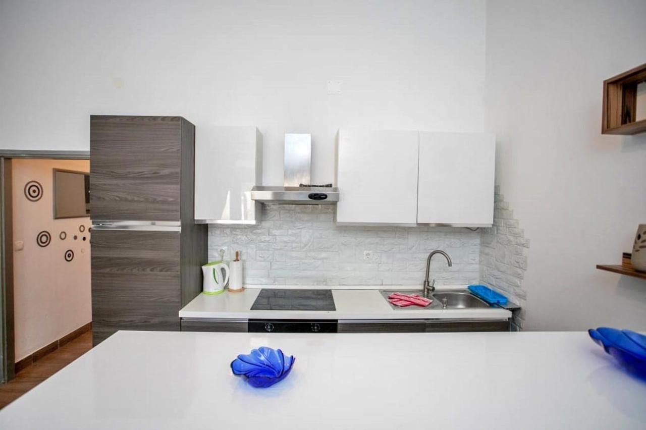 Apartments Punta 2 Omis Exterior photo